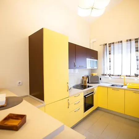 Apartment Two Bedroom Apartment With 2 Private Parking Places Ae1433 *